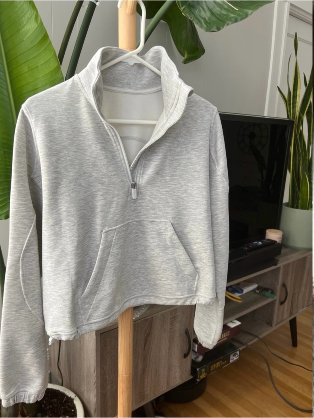 NWOT Lululemon brushed softstreme crop half zip 6